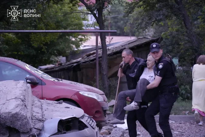 Після влучання у луцьку багатоповерхівку двоє людей зникли безвісти