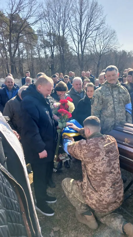 Загинув на Харківщині: на Волині попрощалися з воїном Анатолієм Бараносем (фото)
