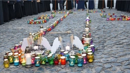 Пам'ятаємо: Луцьк вшанував жертв Голодоморів (фото)