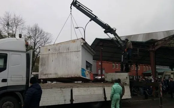 Луцькі муніципали незаконно зберігали  в себе кіоск підприємця, – суд