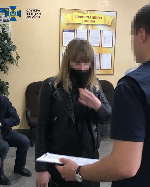 На хабарі затримали заступницю начальника відділу ГУНП Волині: вимагала $1,5 тисячі