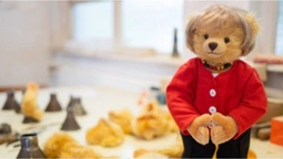 У Німеччині розкупили усіх іграшкових ведмедів у вигляді Меркель (фото)
