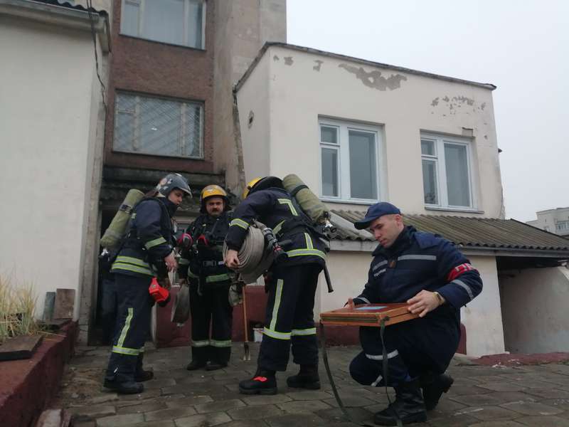 «Пожежа» в луцькому готелі: з «Профспілкового» евакуювали людей (фото)