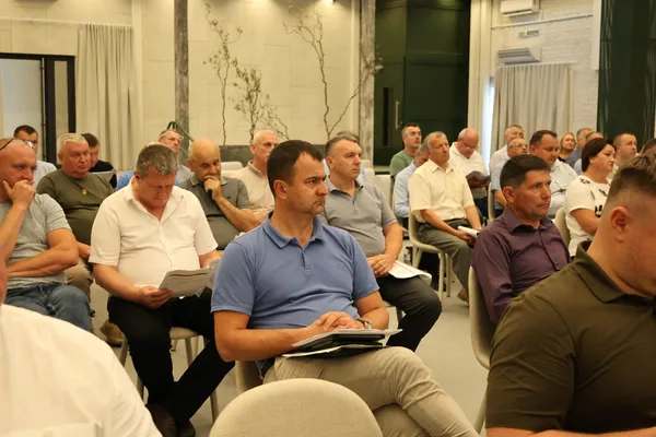 Розвиток громад і підтримка армії: Іван Рудницький провів стратегічну нараду (фото)