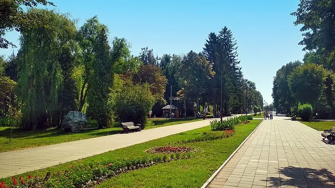 У Луцьку біля Центрального парку буде нова доріжка і перехід