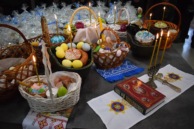 У Луцьку гвардійці освятили великодні страви (фото)
