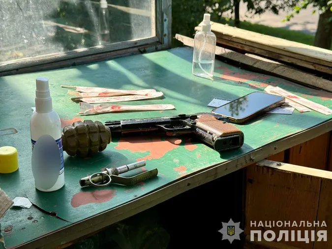На Волині затримали групу озброєних наркоділків (фото, відео)