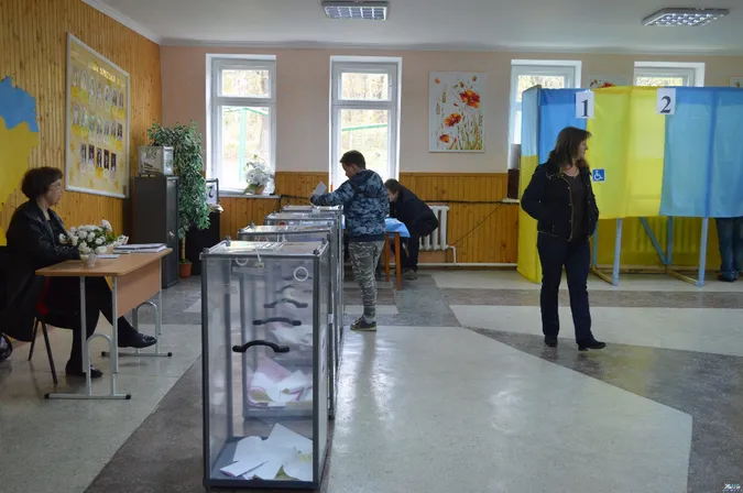 Контроль, непрозорість, прогули: у Луцьку говорили про проблеми виборів в ОТГ