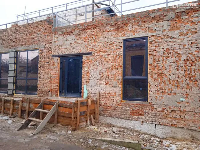 У Луцьку поліція вручила власнику «Берізки» документи про перевірку