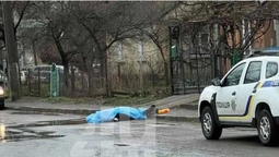 У Луцьку посеред вулиці раптово помер чоловік (фото, відео)
