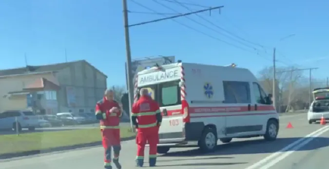 Під Луцьком легковик протаранив «швидку» (відео)