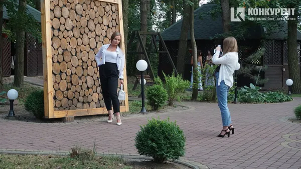 Дискотека, жарти та подарунки: у Луцьку відсвяткували Makis Fest*