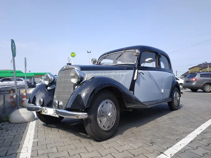 ТОП цікавих авто і мотоциклів, які реєстрували на Волині (фото)