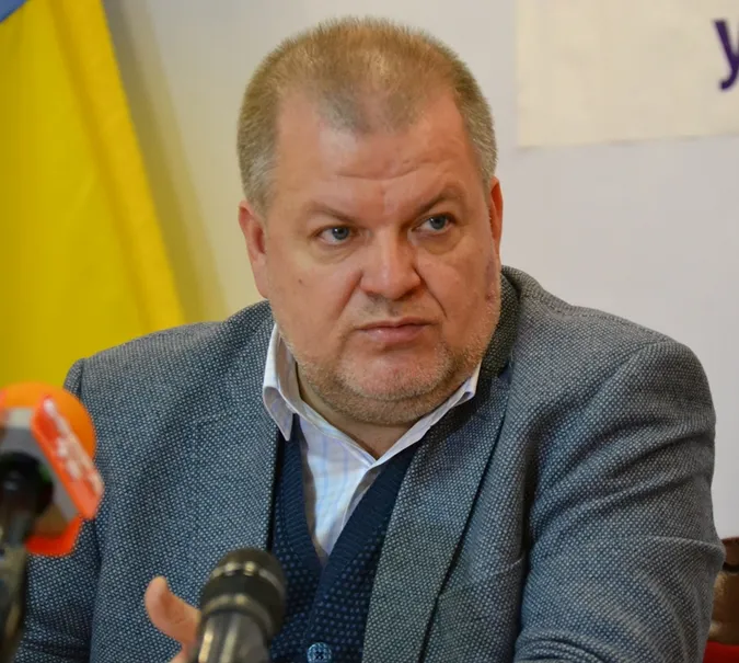 Сказали, скільки заробляють волинські митники