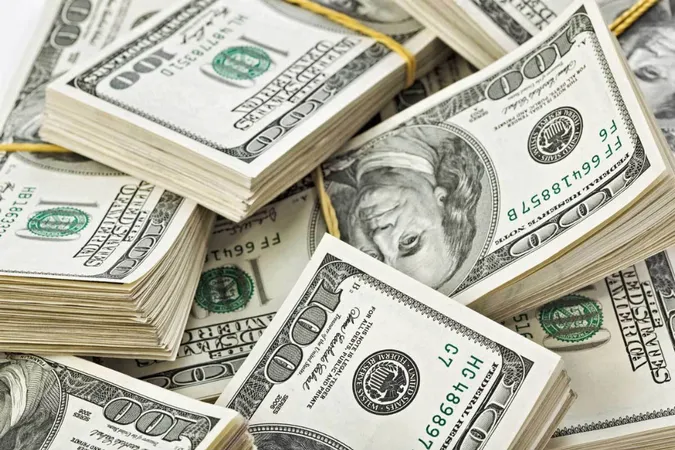 Нацбанк пояснив, що в Україні відбувається з доларом 