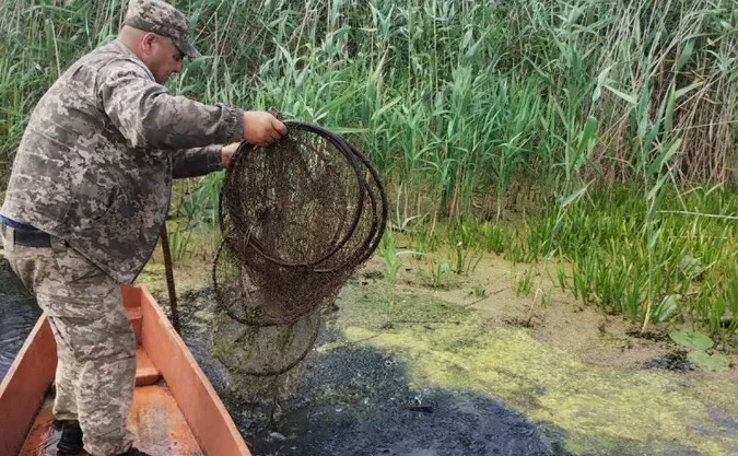 На Волині провели понад 160 рейдів: вилучили майже 29 км сіток, 157 ятерів, 17 жерлиць, 9 раколовок