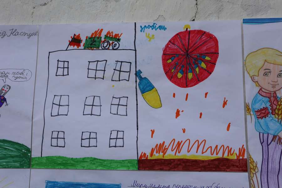 Підрозділами Волинської бригади тероборони мандрує виставка дитячих малюнків (фото)