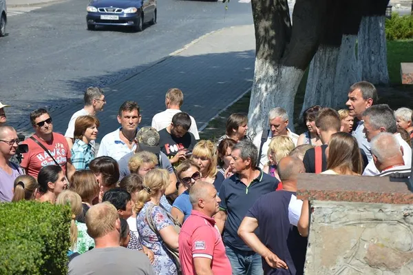 Під стінами Луцькради – мітинг (фото, оновлено)