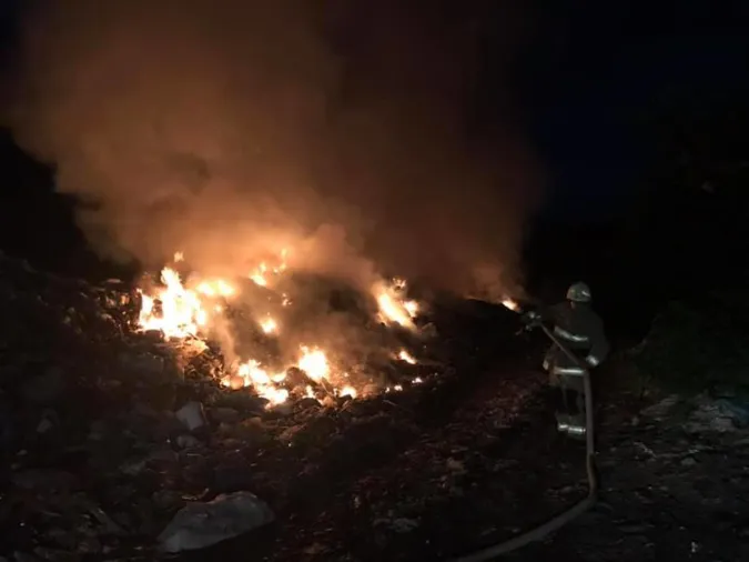 На Волині через підпал сміттєзвалища чотири села залишилися без світла
