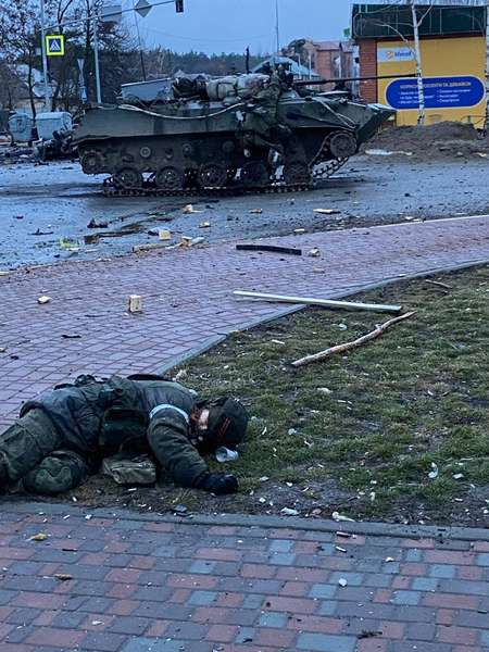 Українські військові взяли під контроль Гостомель (фото)