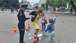 У центрі Луцька святкують День національної поліції: що можна спробувати (фото)