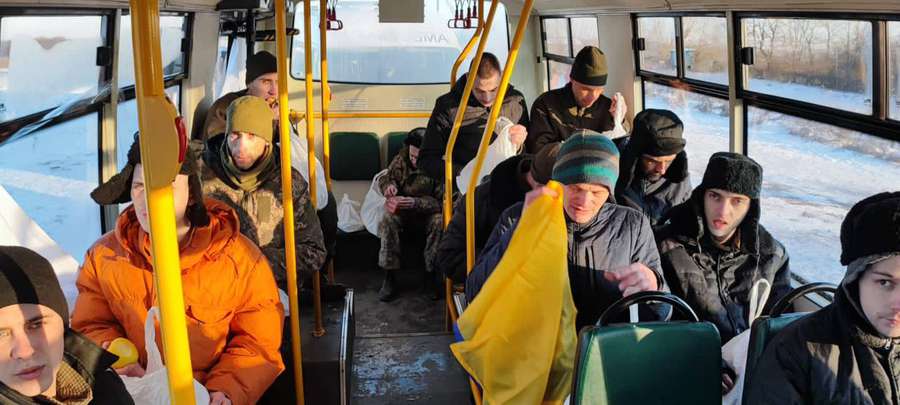 Україна звільнила з полону ще 50 військових (фото)