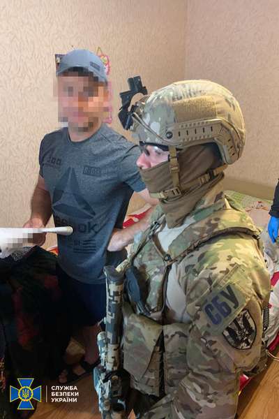 СБУ затримала екскерівника розвідки УБОЗ, який працював на ворога (фото, відео)