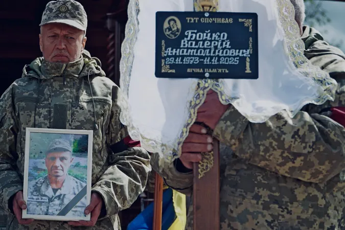 На Волині попрощалися із загиблим на фронті Героєм Валерієм Бойком (фото)