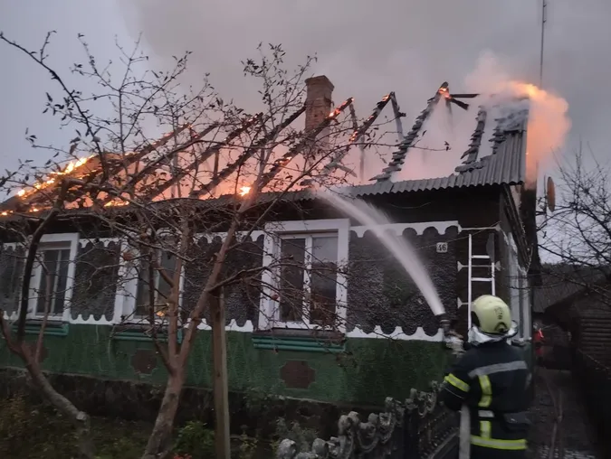 Зранку на Волині горів житловий будинок (фото)