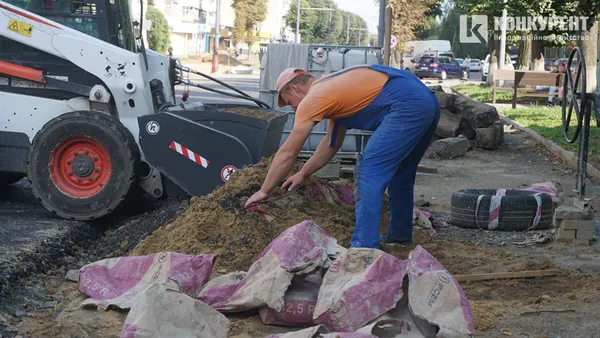 Упорядкують до 1 вересня: що коїться на проспекті Волі у Луцьку (фото)