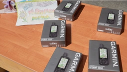 У Луцьку за гроші, зібрані під час благодійного забігу, придбали GPS-трекери для військових (фото)