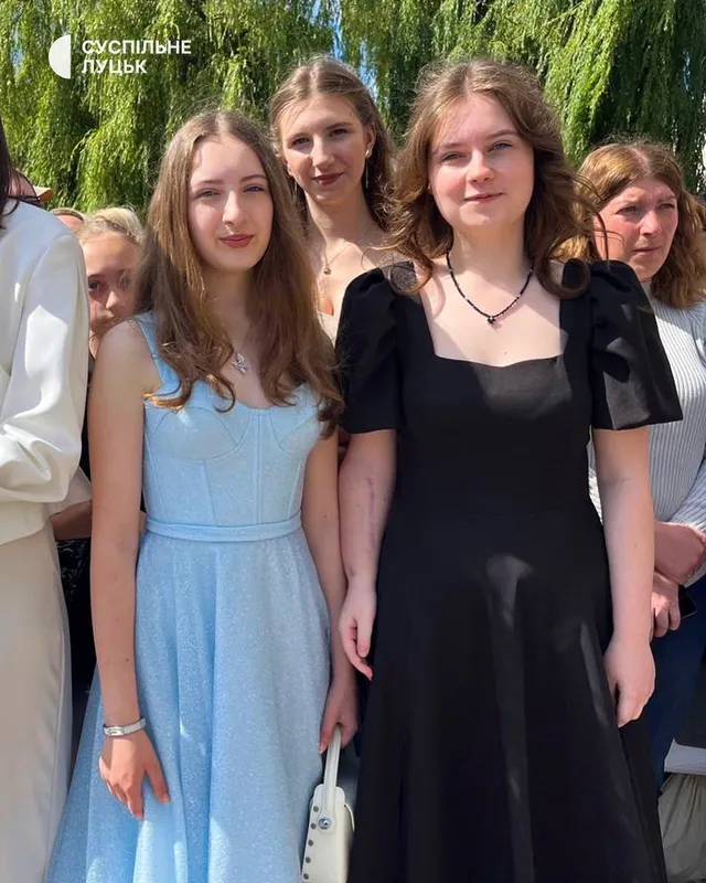 Вперше без медалей: у Луцьку привітали випускників-відмінників (фото)