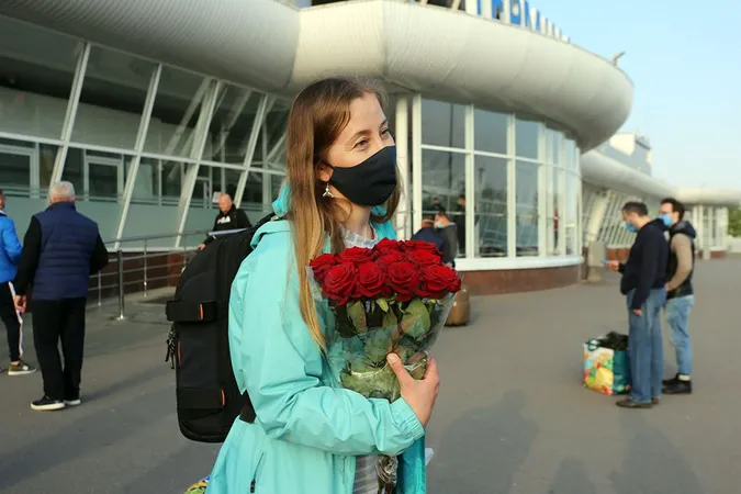 Понад рік працювали в Антарктиді: українські полярники повернулися додому