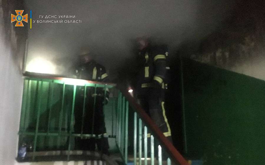 У Нововолинську від пожежі рятували подружжя (фото)