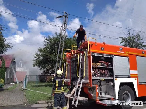 У Луцьку горів житловий будинок (фото)