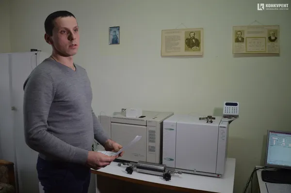Чому він червоніє, або Яка якість газу у Луцьку (фото,  відео, експеримент)