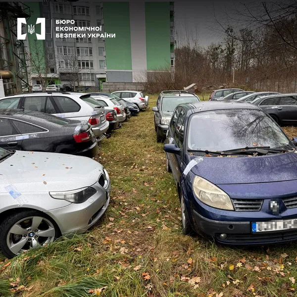 Ввезли і продали понад 700 авто: на Львівщині викрили псевдоблагодійників (фото)