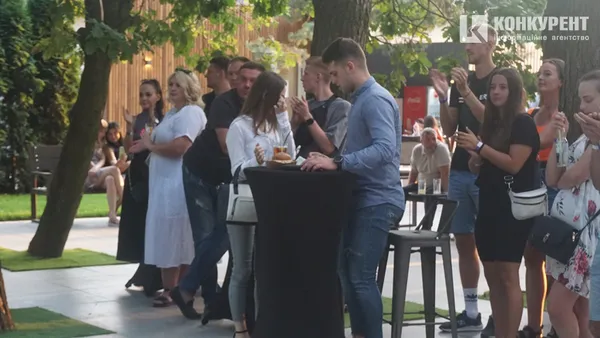 Дискотека, жарти та подарунки: у Луцьку відсвяткували Makis Fest*