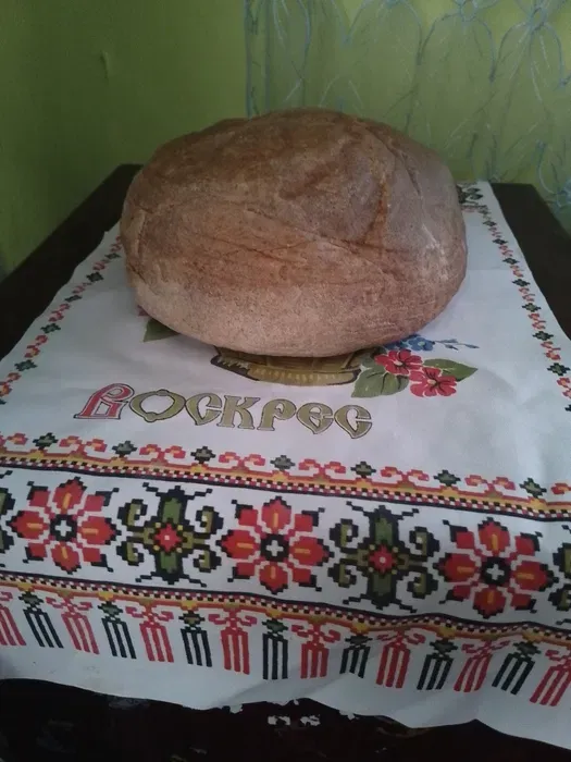 На Рівненщині продають гігантський бурштин у вигляді хлібини