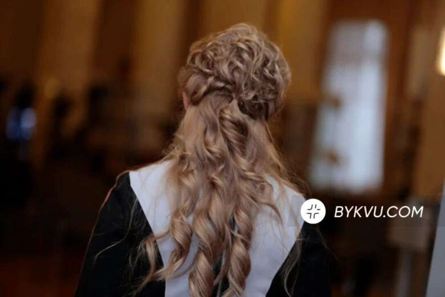 Новий імідж: Тимошенко прийшла в Раду з новою зачіскою