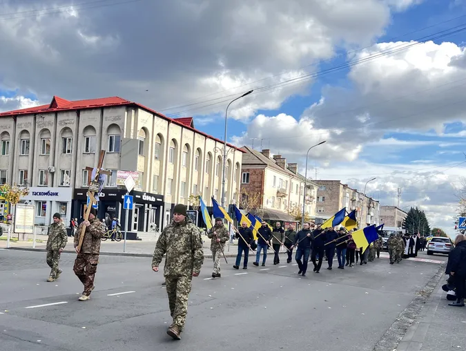 Навіки 44: у Ковелі попрощалися з захисником Романом Яковлевим