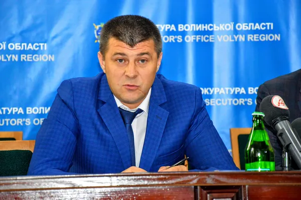 Новий прокурор одразу поділився зі ЗМІ інформацією про свої статки
