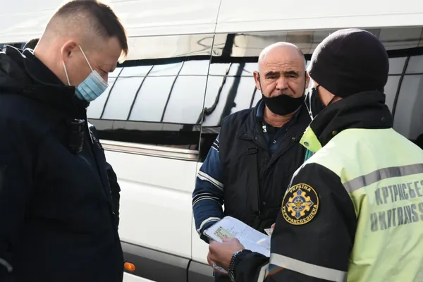 Зупинка заборонена: у Луцьку перевіряють приміські та міжміські маршрутки (фото)