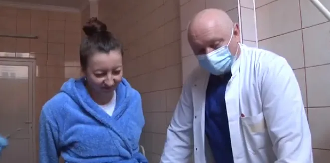 З гірки – на операційний стіл: волинянці одночасно зробили три операції (відео)