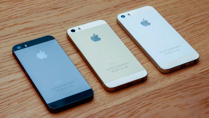 Компанія Apple перепросила за сповільнення старих смартфонів 