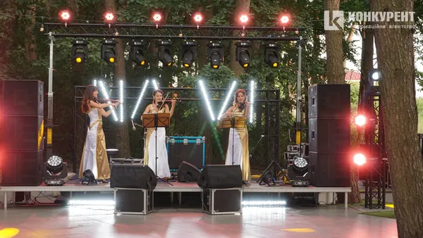 Дискотека, жарти та подарунки: у Луцьку відсвяткували Makis Fest*