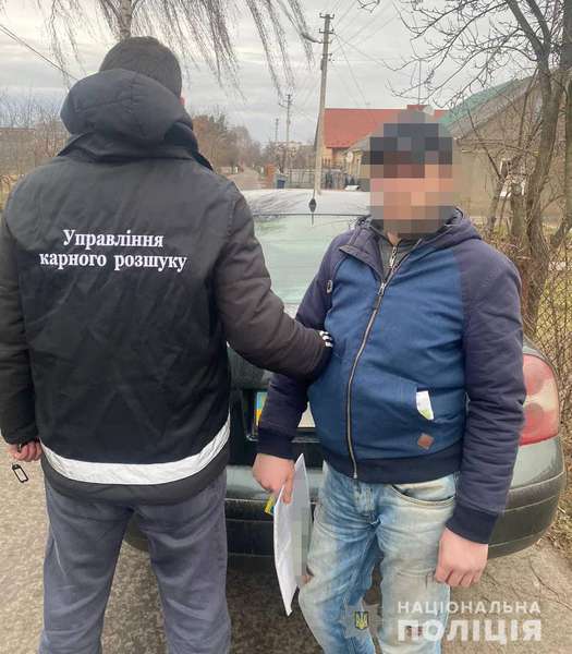 У Луцьку затримали двох розбійників, які пограбували ковельчанина (фото, відео)