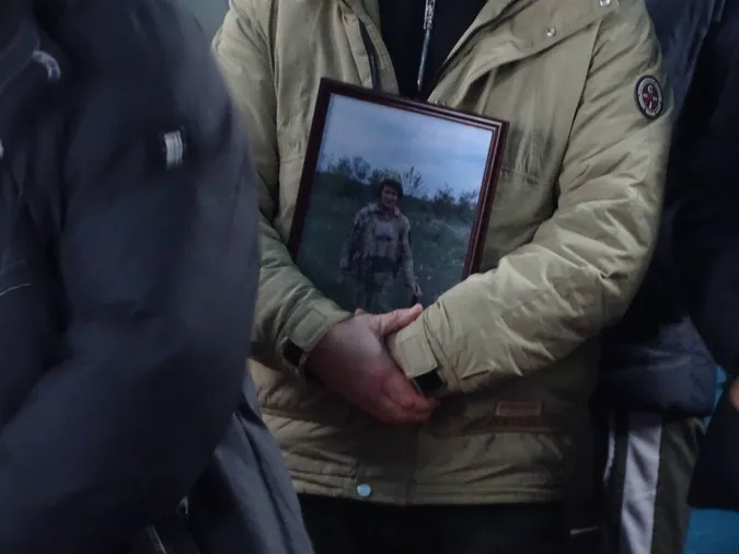 Понад рік вважали зниклим безвісти: на Волині попрощалися з Героєм Геннадієм Марчуком (фото)