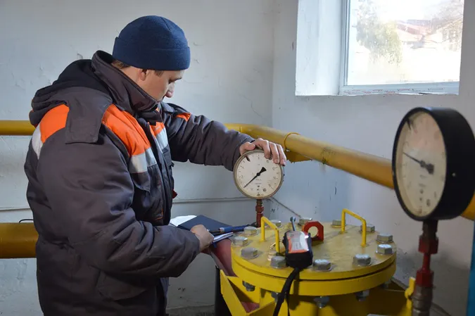 Чому він червоніє, або Яка якість газу у Луцьку (фото,  відео, експеримент)