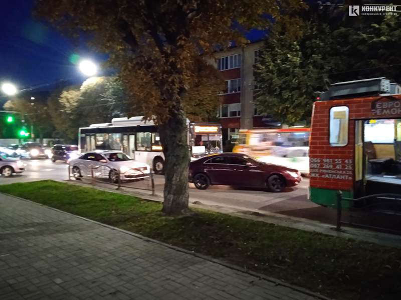 У Луцьку на проспекті Перемоги ДТП із потерпілими (фото)